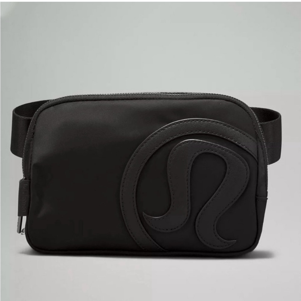 Lululemon NWT | Everywhere Belt Bag in Black/BlackVolume: 1L